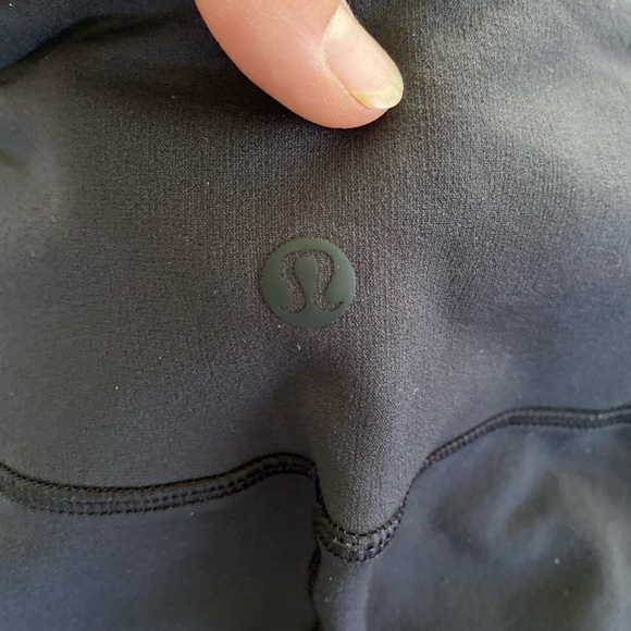 Lululemon Reveal Crop 15” 🍋 - Picture 4 of 5